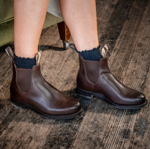 Lifestyle Women 6 image of Blundstone Women's Heritage #157 in Brown