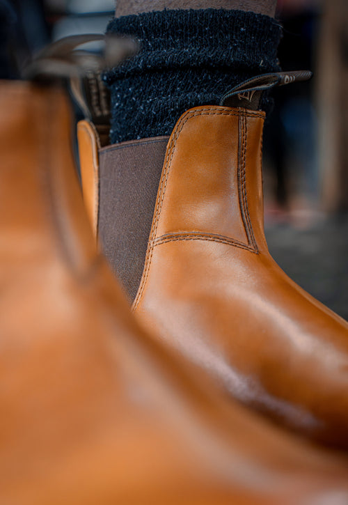 Lifestyle Men 2 image of Blundstone Men's Heritage #158 in Chestnut