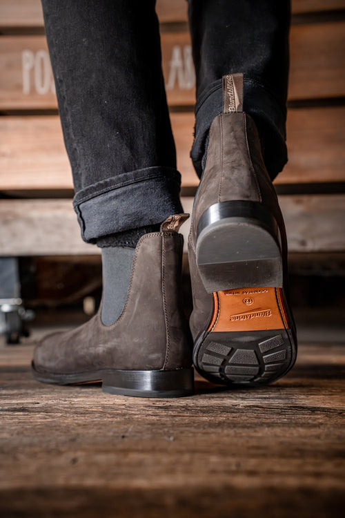 Lifestyle Men 2 image of Blundstone Men's Heritage #159 in Chocolate