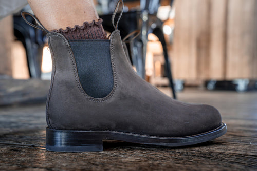 Lifestyle Women 6 image of Blundstone Women's Heritage #159 in Chocolate