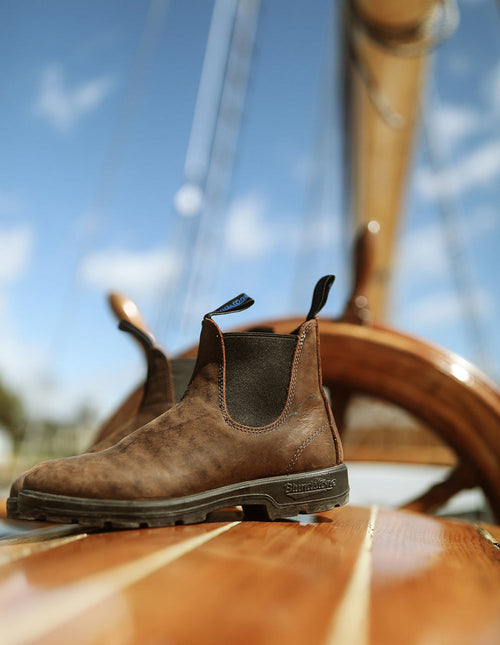 Lifestyle Men 7 image of Blundstone Men's Thermal #1477 in Antique Brown