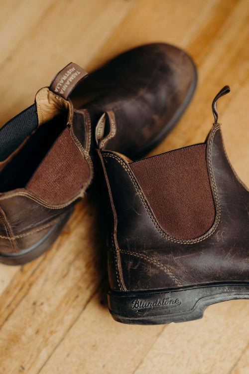 Lifestyle Women 8 image of Blundstone Women's Classics #550 in Walnut Brown