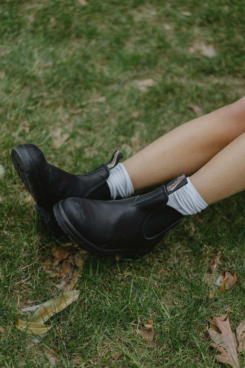 Lifestyle Women 1 image of Blundstone Women's Classics #558 in Black