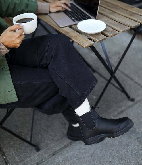 Lifestyle Women 6 image of Blundstone Women's Classics #558 in Black