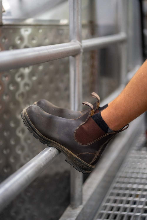 Blundstone Classic 550 Chelsea Boots in Walnut Brown