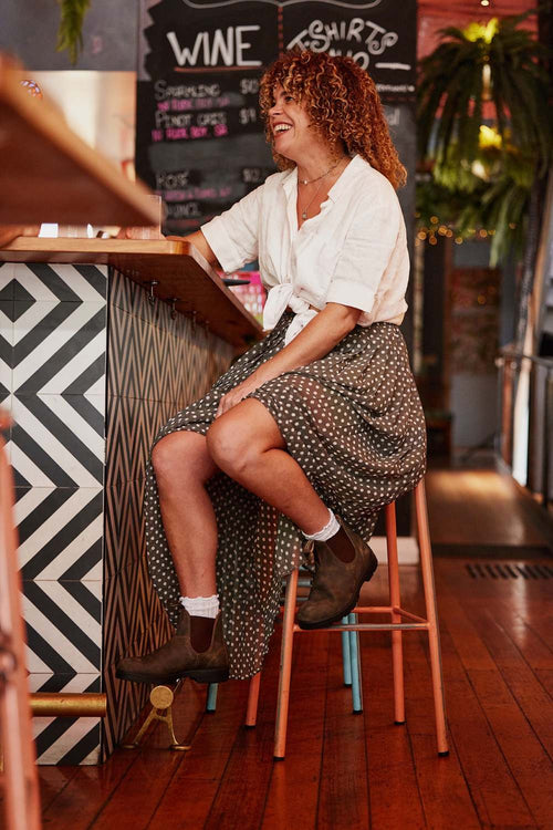 Lifestyle Women 2 image of Blundstone Women's Classics #585 in Rustic Brown