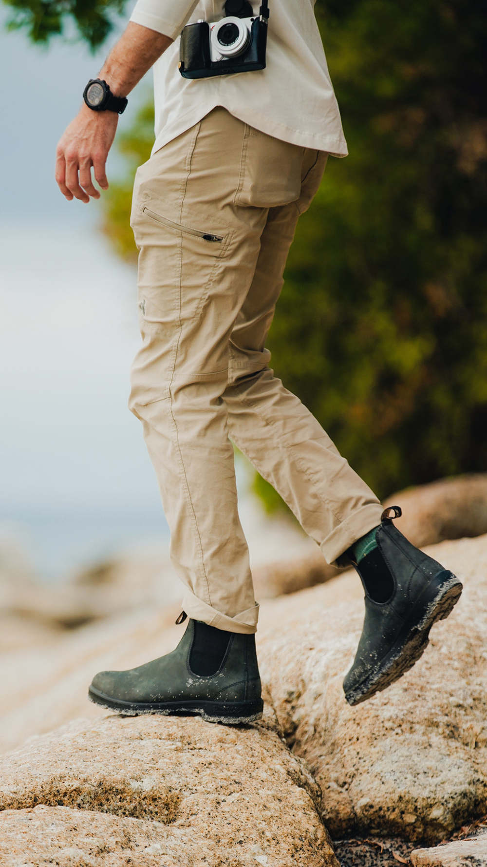 Rustic Black Leather Chelsea Boots, Men's Classics 587 - Blundstone