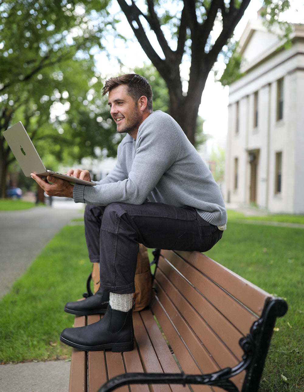 Black Full Grain Leather Chelsea Boots, Men's Dress 063 - Blundstone