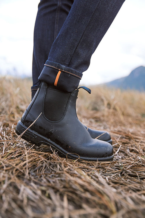 Lifestyle Women 1 image of Blundstone Women's Thermal #566 in Black