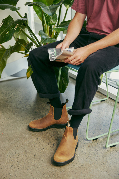 Lifestyle Men 3 image of Blundstone Men's Originals #1911 in Tobacco