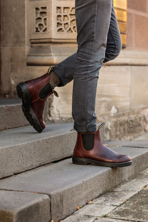 Lifestyle Men 1 image of Blundstone Men's Classics #2130 in Auburn