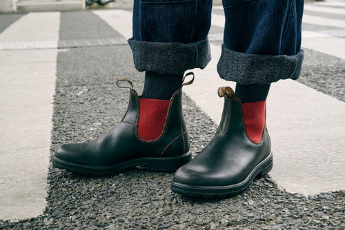 Lifestyle Men 1 image of Blundstone Men's Originals #2500 in Brown / Crimson