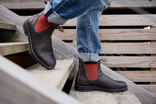 Lifestyle Men 6 image of Blundstone Men's Originals #2500 in Brown / Crimson