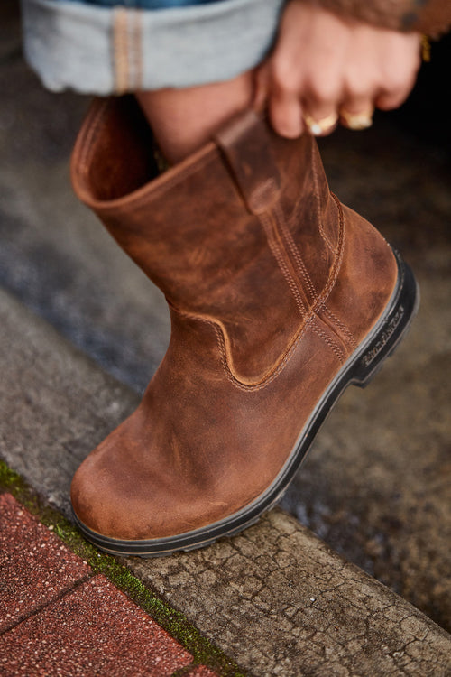 Lifestyle Women 6 image of Blundstone Women's Originals #2527 in Teak