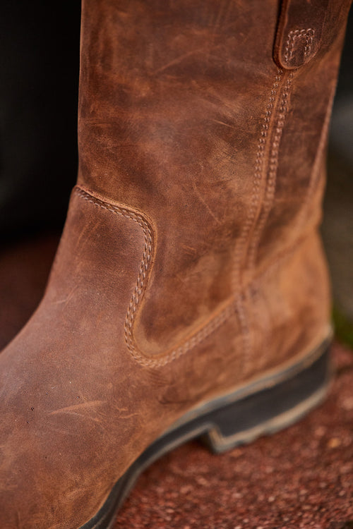 Lifestyle Women 7 image of Blundstone Women's Originals #2527 in Teak