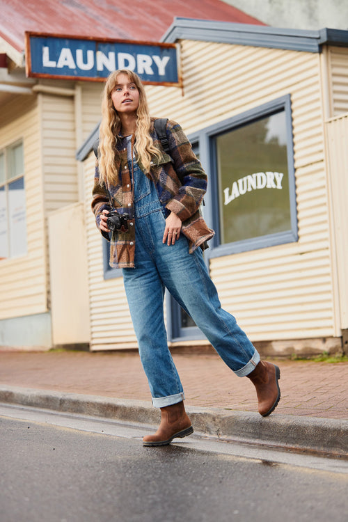 Lifestyle Women 9 image of Blundstone Women's Originals #2527 in Teak