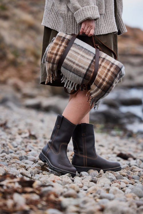 Lifestyle Women 8 image of Blundstone Women's Originals #2528 in Claret