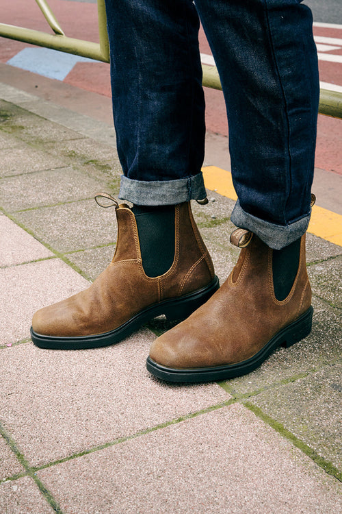 Lifestyle Men 8 image of Blundstone Men's Dress #2581 in Tobacco Suede