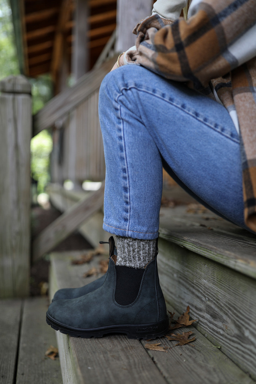Rustic Black Leather Chelsea Boots, Women's Classics 587 - Blundstone