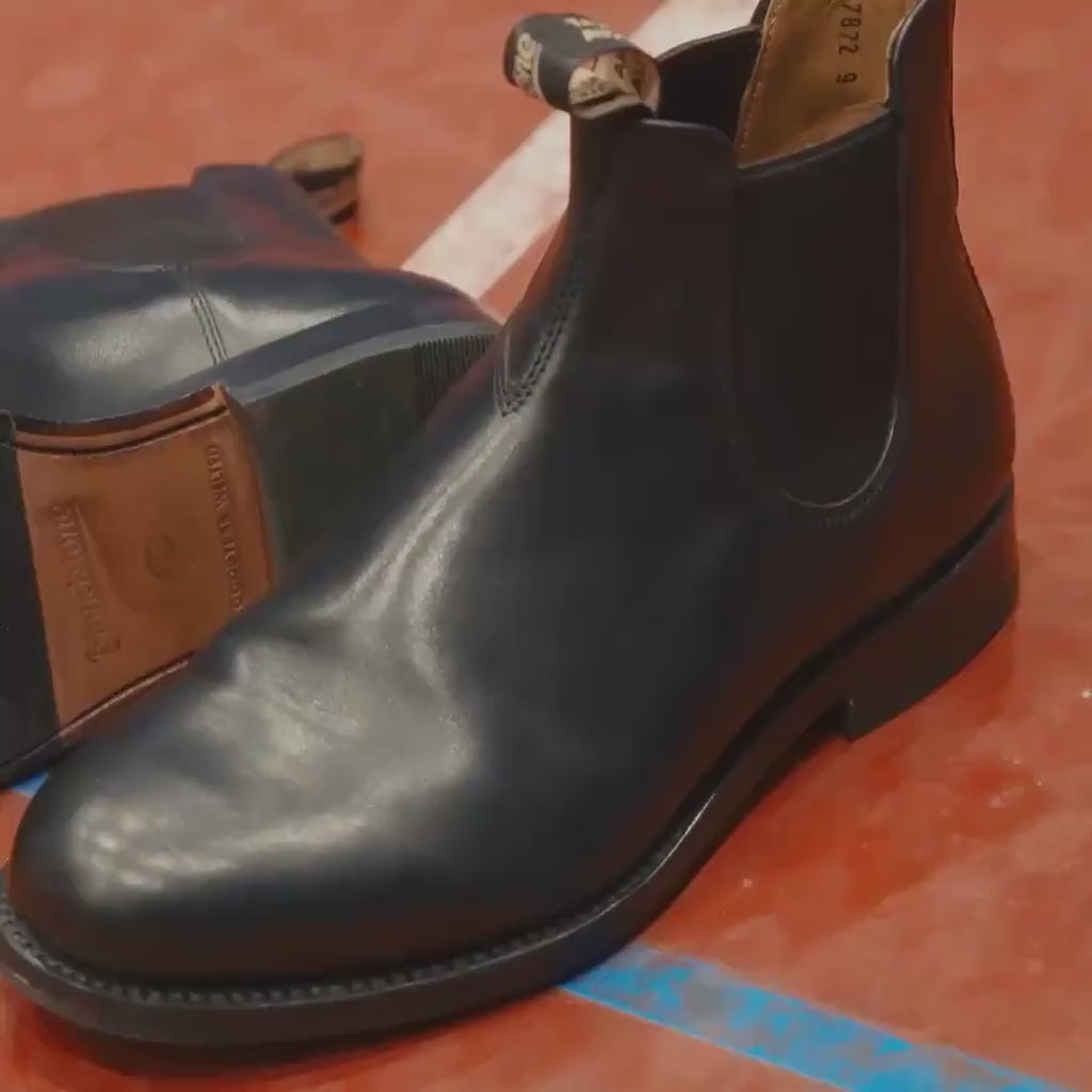 Black Premium Leather Chelsea Boots, Men's Heritage 156 - Blundstone