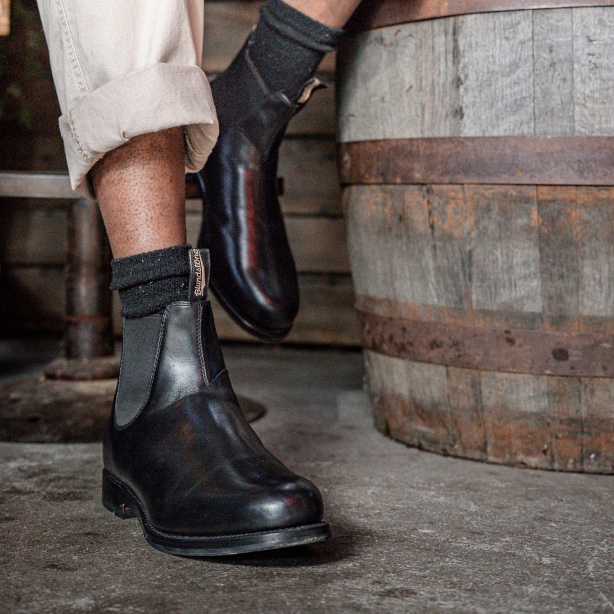 Black Premium Leather Chelsea Boots, Men's Heritage 156 - Blundstone