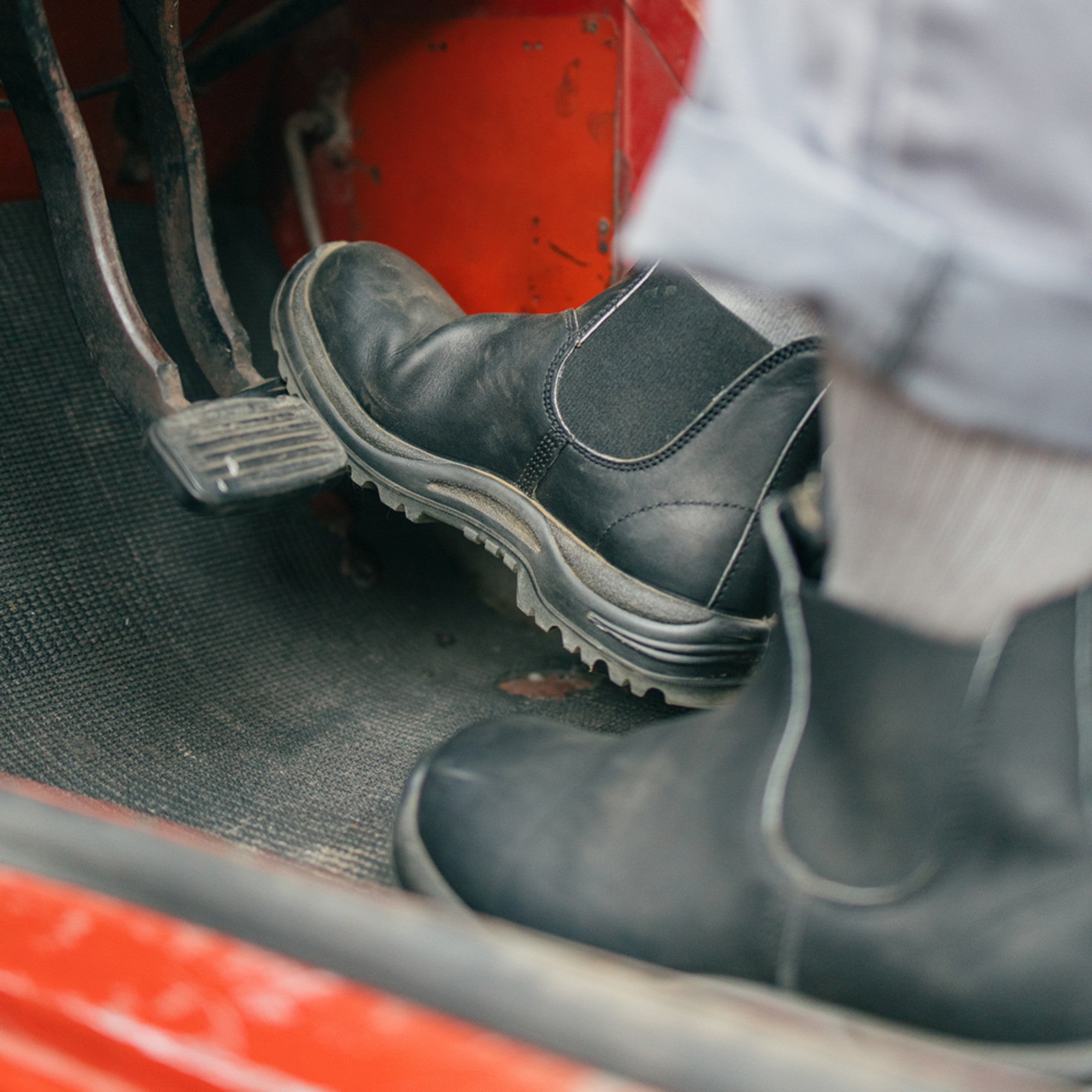 Black Premium Leather Chelsea Boots, Work Series 179 - Blundstone