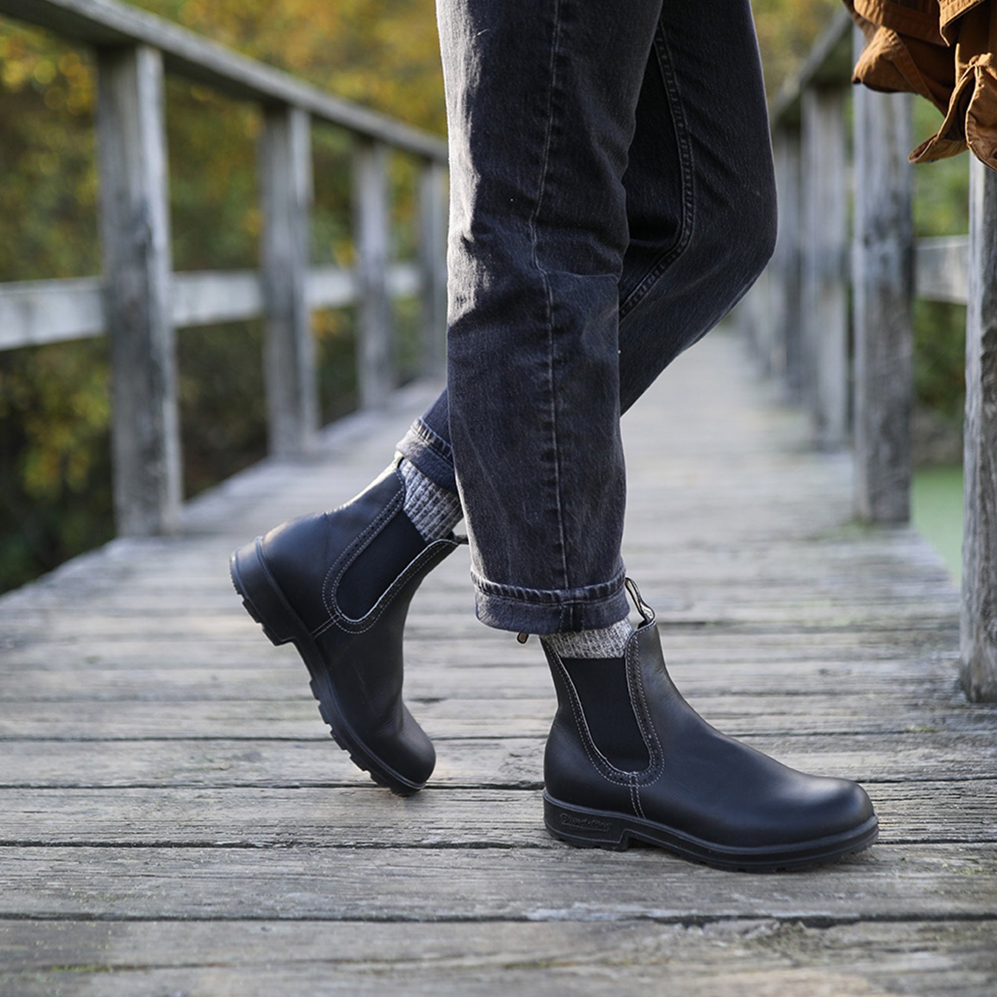 靴 Blundstone Black / Red Premium Leather Chelsea Boots, Women's Classics 2342