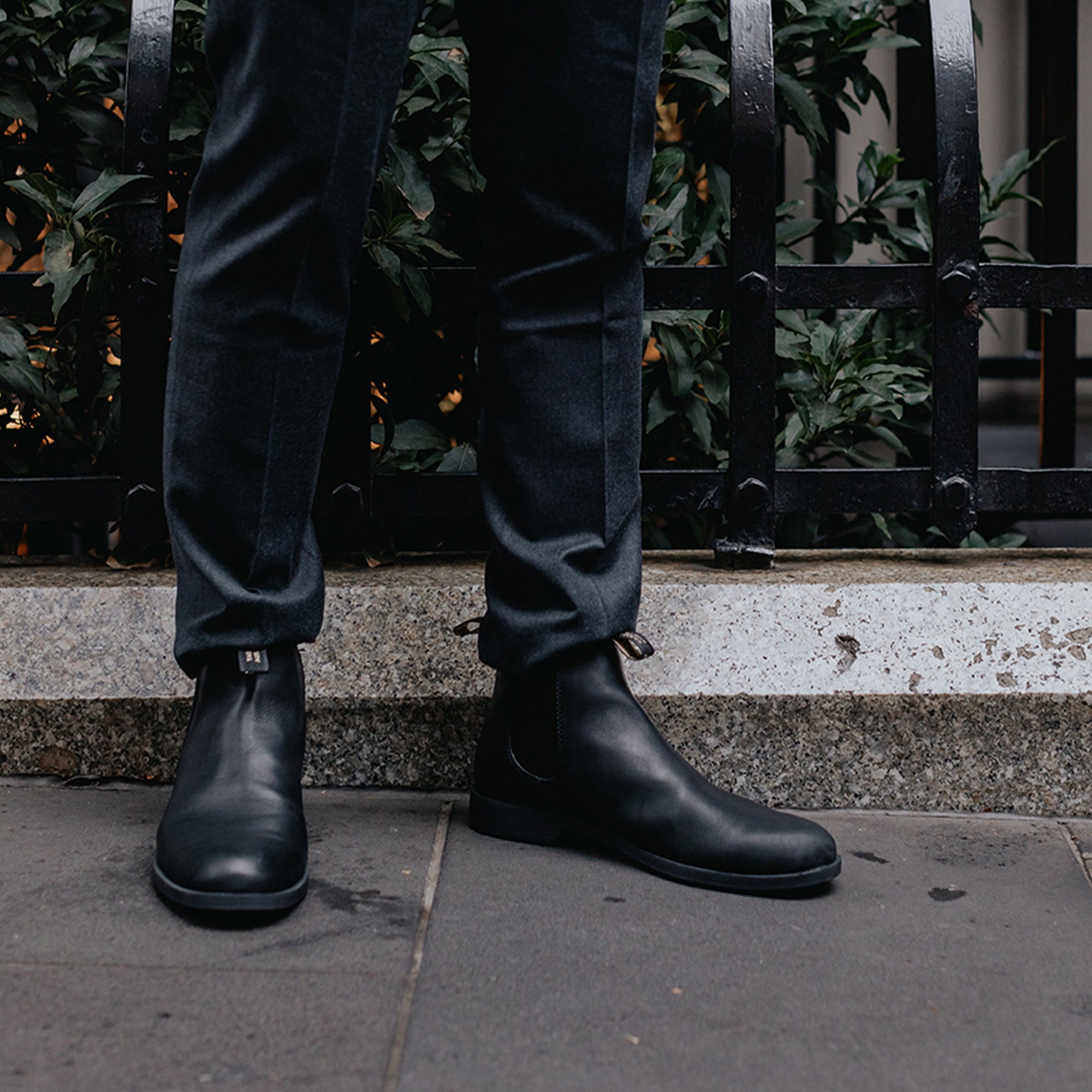 Black Leather Ankle Boots, Men's Dress 1901 - Blundstone