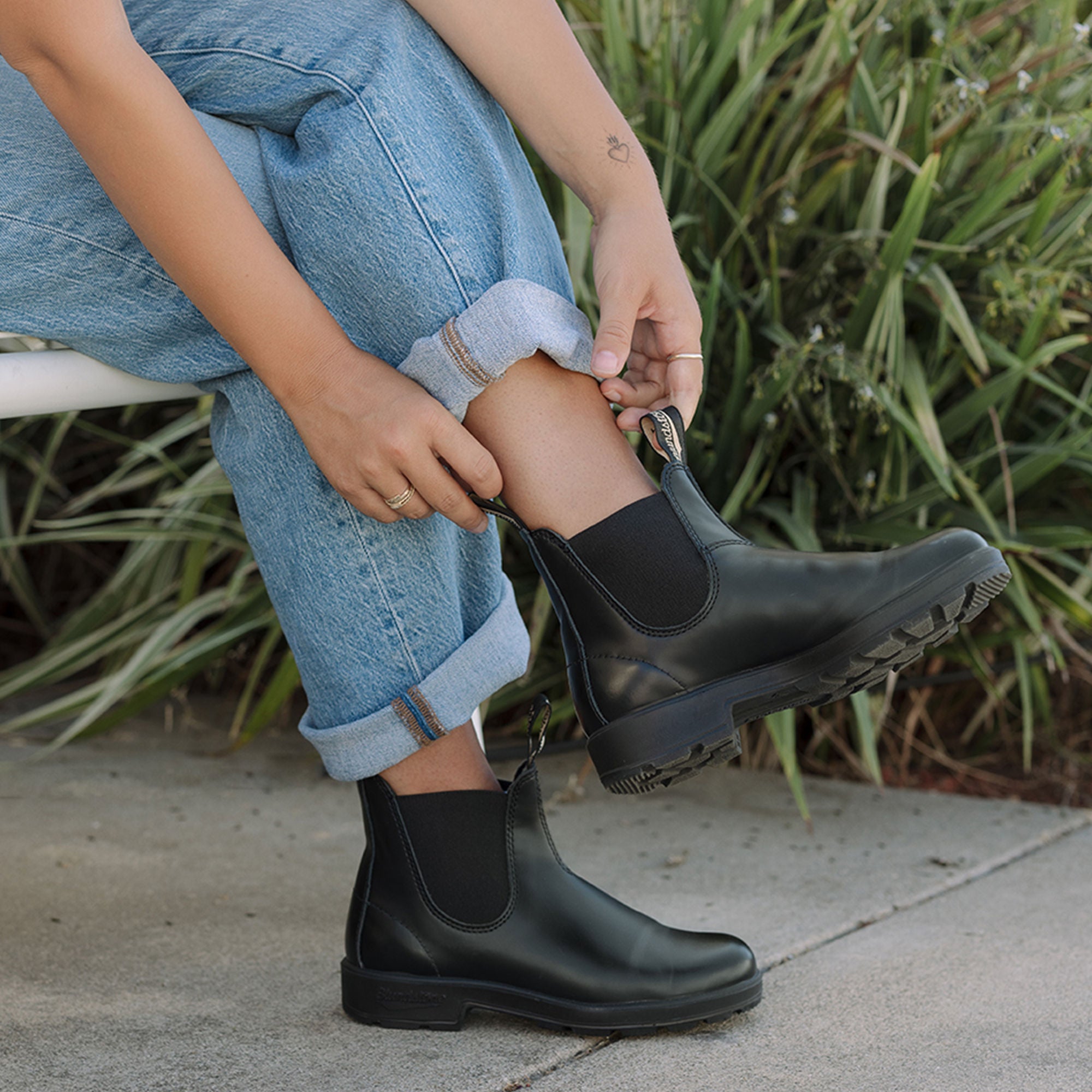 Black Brush Premium Leather Chelsea Boots, Women's Originals 2414