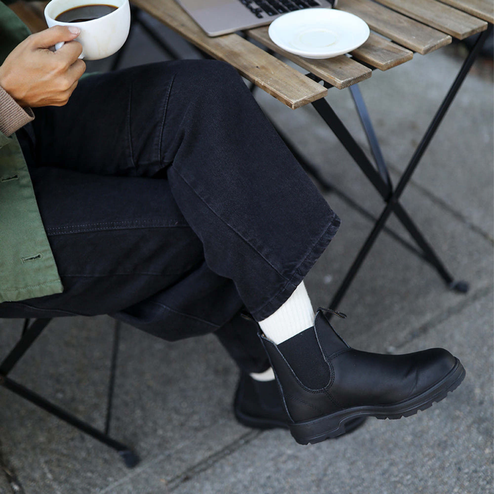 Black Premium Leather Chelsea Boots, Women's Classics 558 - Blundstone