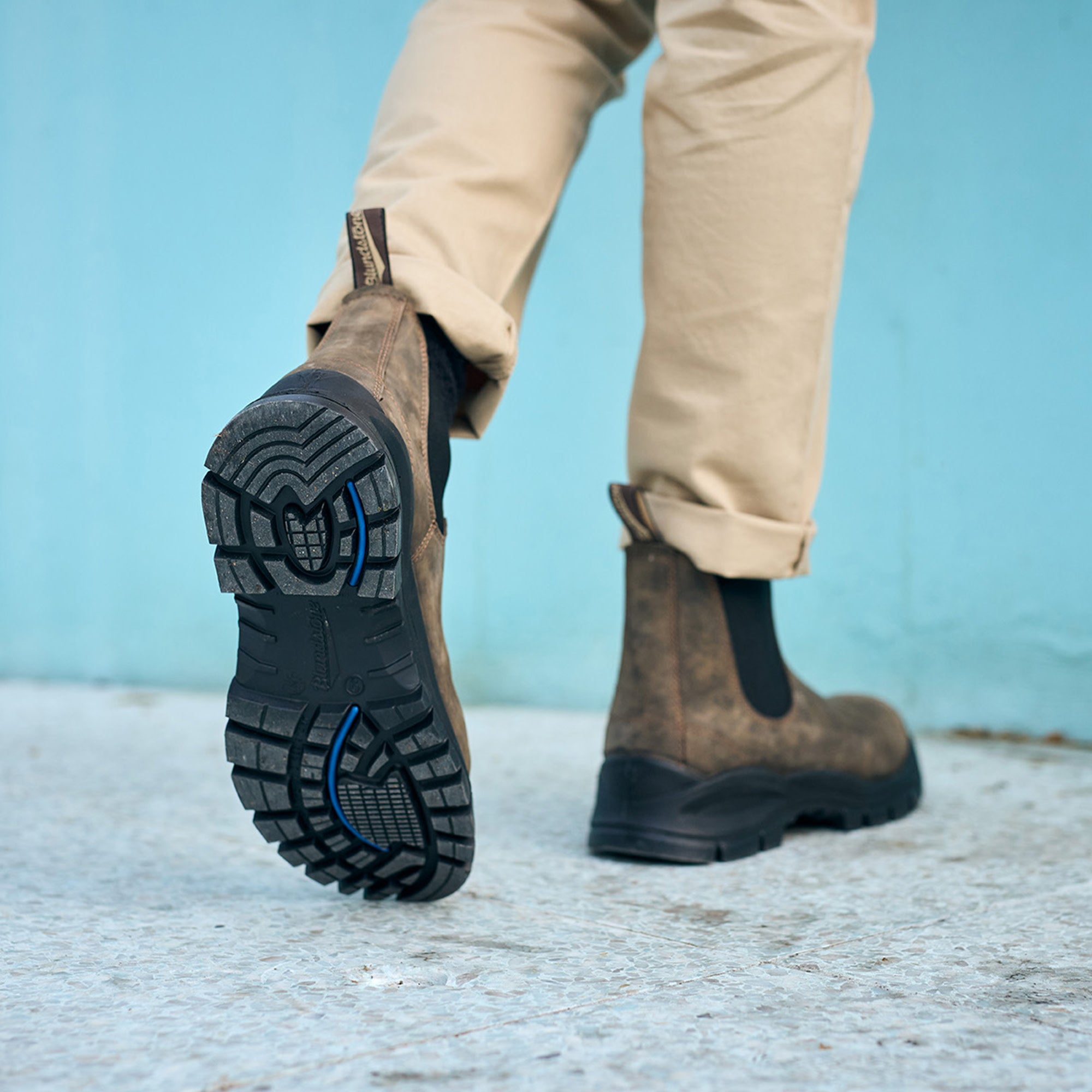 BLUNDSTONE｜Lug Boot 2239/ ブランドストーン/ラグブーツ Rustic Brown Premium Leather Chelsea Boots, Women's Lug 2239