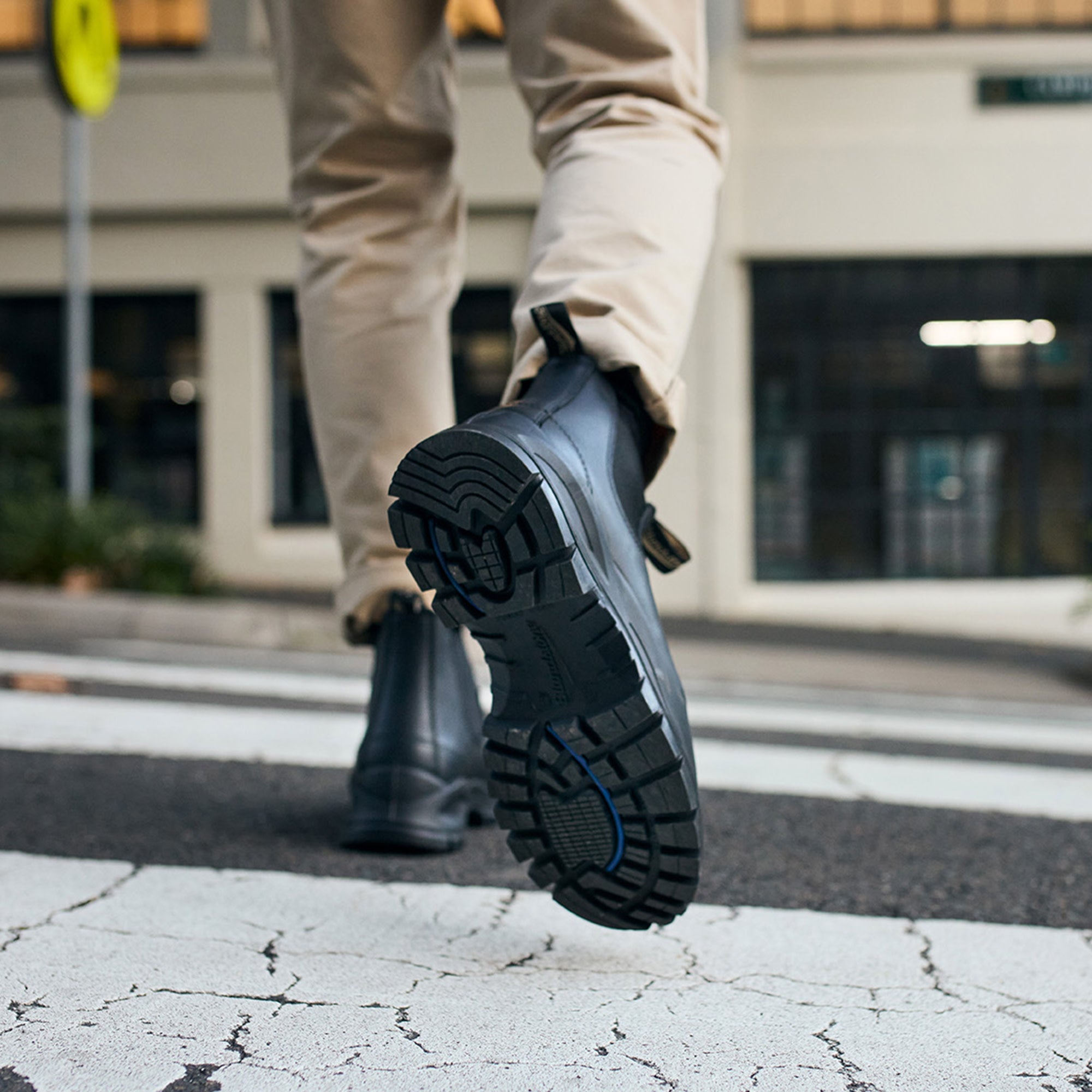 Black Premium Leather Chelsea Boots, Men's Lug 2240 - Blundstone
