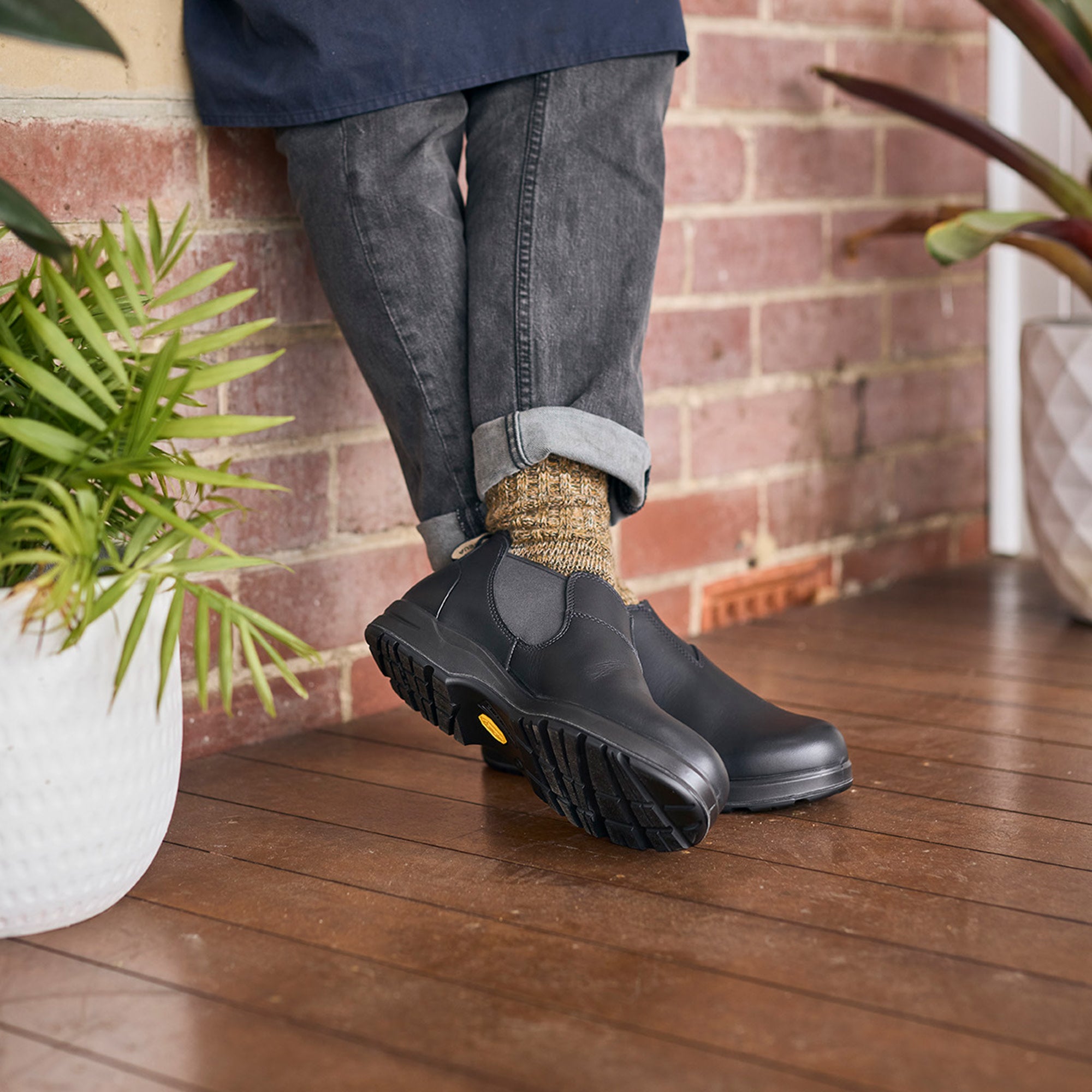 Black Premium Leather Low-Cut Shoes, Men's All-Terrain 2380 - Blundstone Black Premium Leather Low-Cut Shoes, Men's All-Terrain 2380 - Blundstone