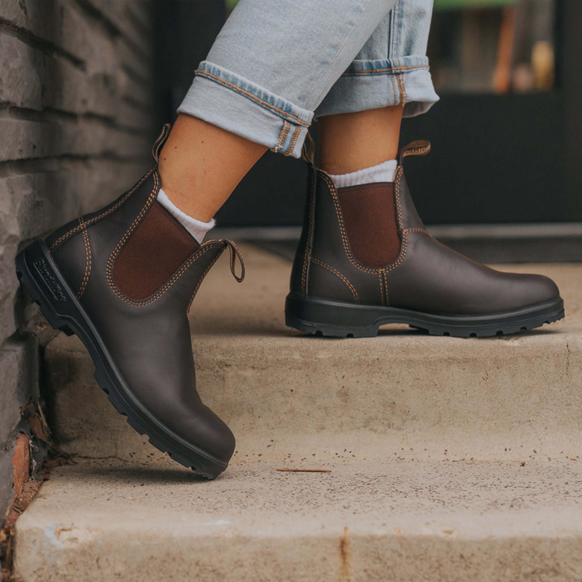 Walnut Brown Premium Leather Chelsea Boots, Women's Classics 550