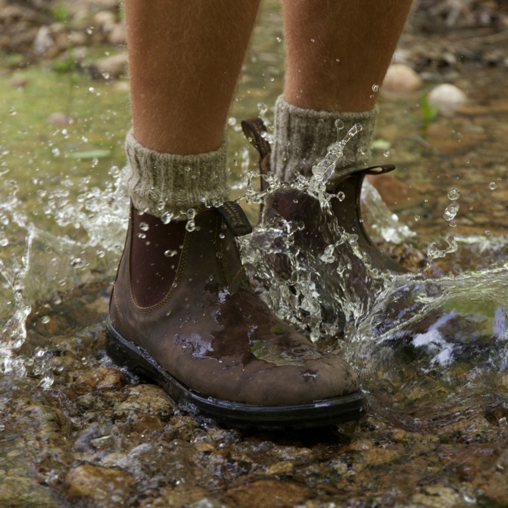 blundstone 585 chelsea boots